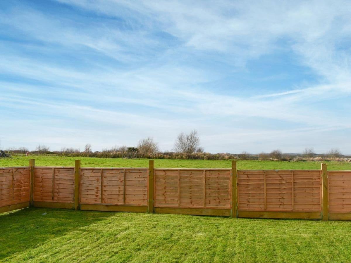 Rural 3 Bedroom House, Newport - The Lifeboat Porchfield  エクステリア 写真